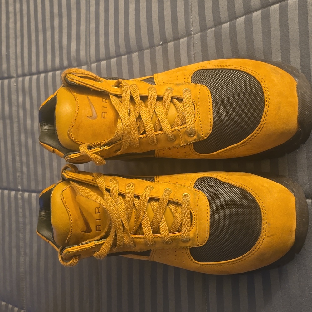 Nike Men's Primo Sneaker ACG Boots in Maple- Yellow and Black